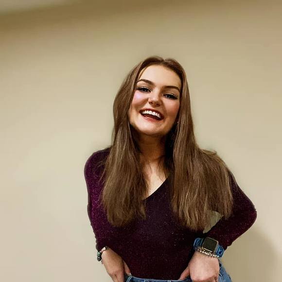 Profile Picture of Miranda Eby (@mirandaeby) on Poshmark