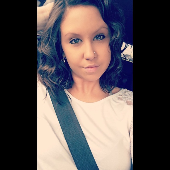 Profile Picture of Kiersten Freeman (@knicole013) on Poshmark