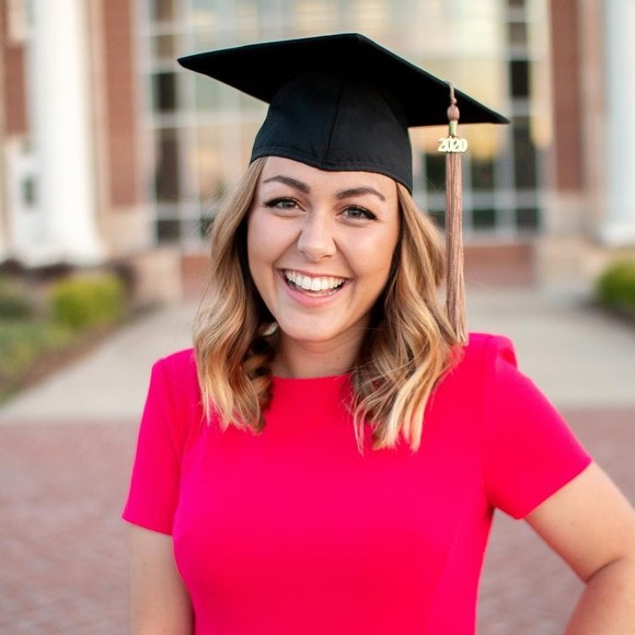 Profile Picture of Hannah Daniel (@hannahdaniel352) on Poshmark