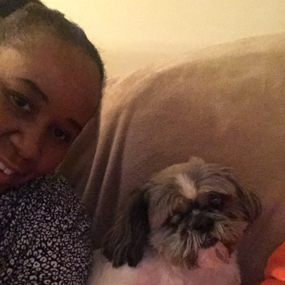 Profile Picture of Eleanor Jackson (@msejackson) on Poshmark