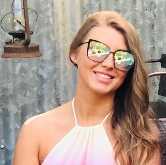 Profile Picture of Kristina Romack (@kristinaromack) on Poshmark