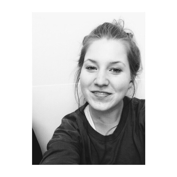 Profile Picture of Amanda Keenan (@ackeenan) on Poshmark