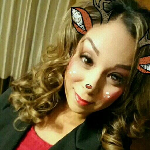 Profile Picture of Shirley Garcia (@a03n06i08) on Poshmark