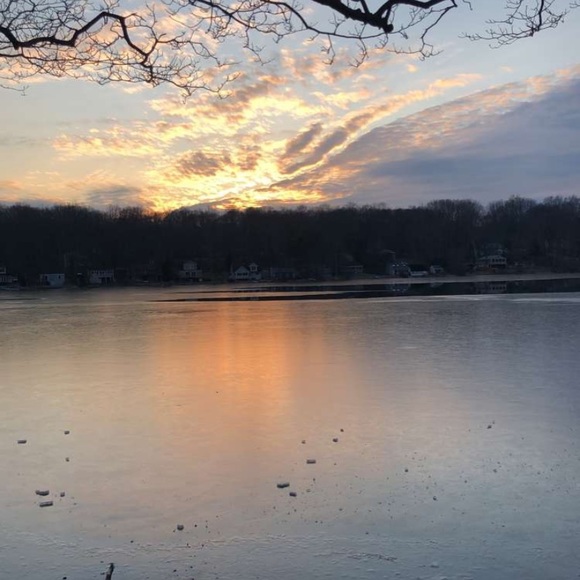 Profile Picture of Gina Kish (@ginakishh) on Poshmark