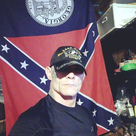 Profile Picture of Bobbyjoe Emons (@bobbyjoeemons) on Poshmark