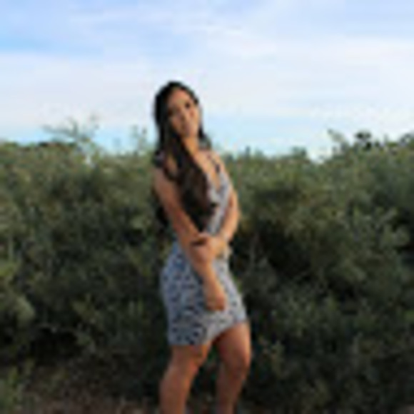 Profile Picture of Stephanie Borbon (@stephanieborbon) on Poshmark