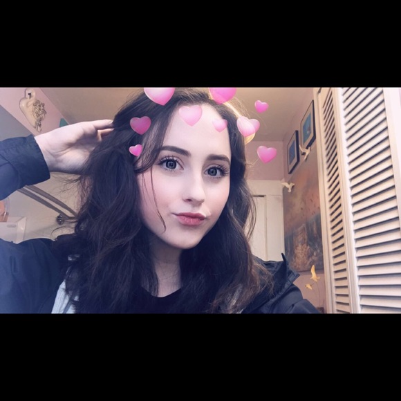 Profile Picture of Mackenzie Macarty (@mackenzietajh) on Poshmark