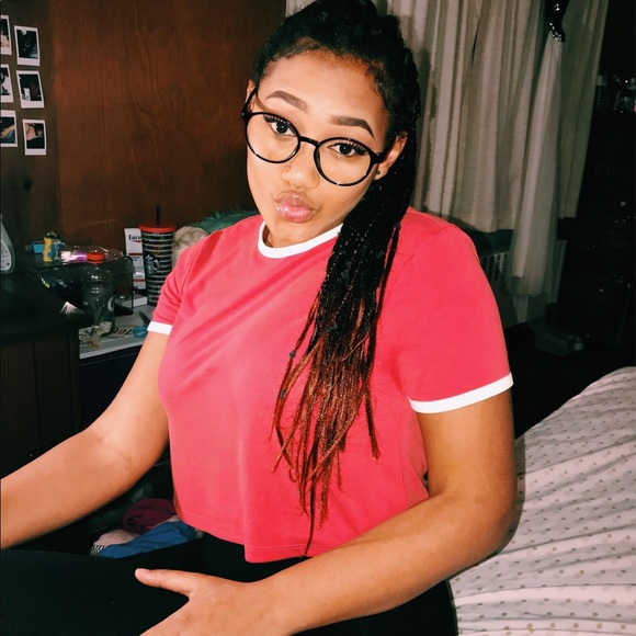 Profile Picture of Tatiana Ruehle (@truehle877) on Poshmark