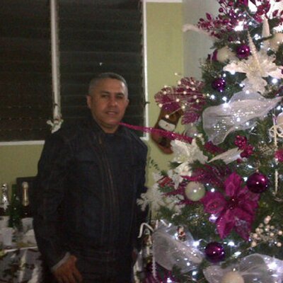 Profile Picture of Robin Machado (@robinmb12) on Twitter