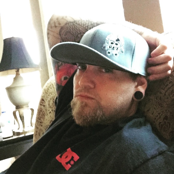 Profile Picture of Adrian Endsley (@aendsley87) on Poshmark