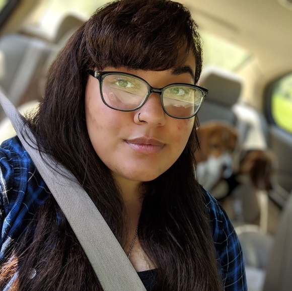 Profile Picture of Miranda Barthe (@mirab2002) on Poshmark