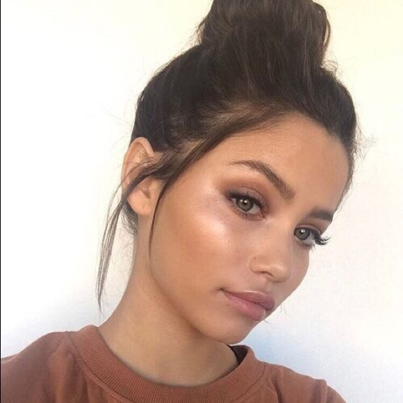 Profile Picture of Lisa Granger (@lisa_granger) on Poshmark