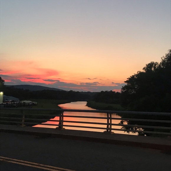 Profile Picture of Juliette Lardiere (@juliettex1) on Poshmark