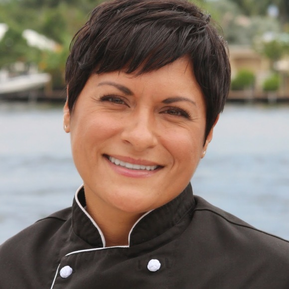 Profile Picture of Andrea Heinly (@ajhciachef) on Poshmark