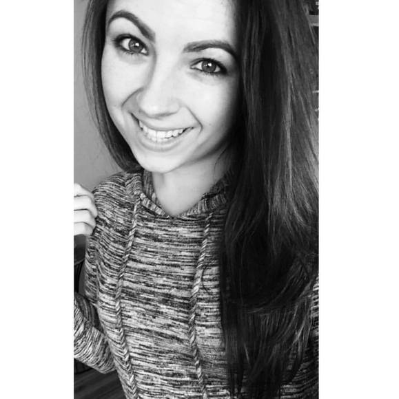 Danielle Rainone - Poshmark Profile Picture of Danielle Rainone (@drainone) on Poshmark