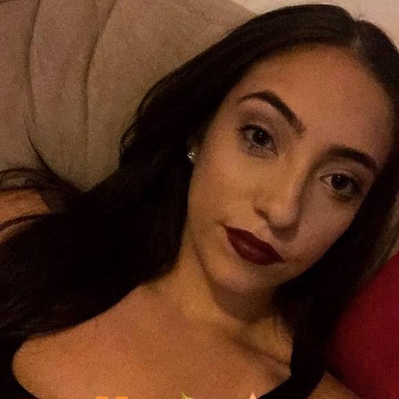 Profile Picture of Zorelly Posada vallejo (@zorelly14) on Poshmark