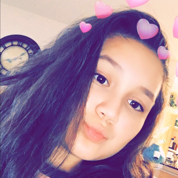 Profile Picture of Liliana Lizarde (@liliana_l16) on Poshmark