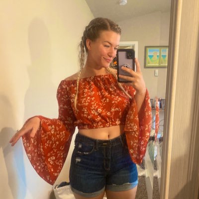 Profile Picture of Michaela Allen (@Bigolnastyfish4) on Twitter