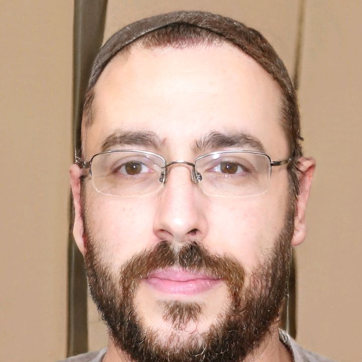 Paul - Tiktok Profile Picture of Paul (@paulmolinsky) on Tiktok