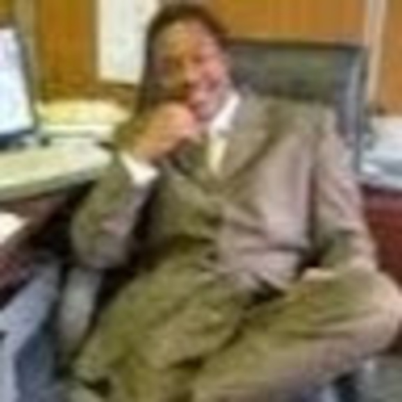 Profile Picture of Ernest Manigo (@ernestmanigojr) on Poshmark