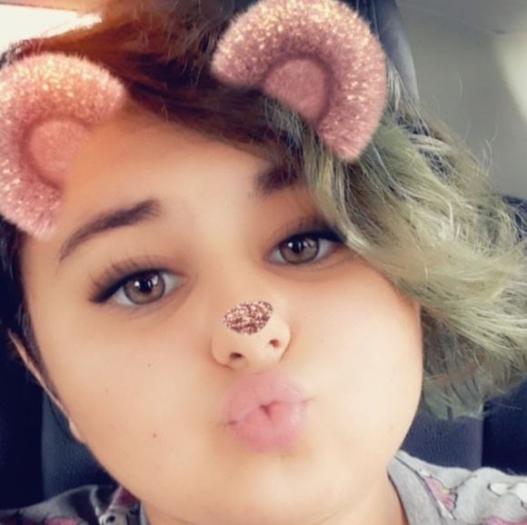 Profile Picture of Alexus Gonzales (@alexus23294) on Poshmark