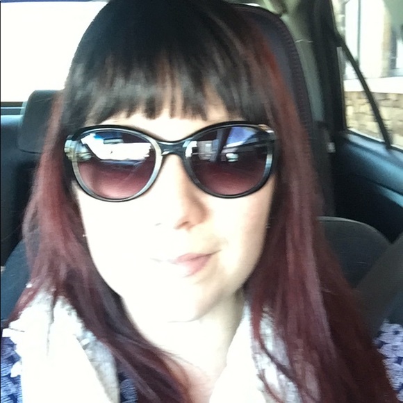 Profile Picture of Liz Dedig (@af217) on Poshmark