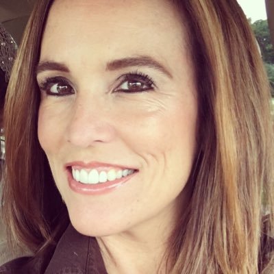 Profile Picture of Jennifer Burns (@jburnsjennifer) on Twitter