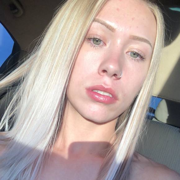 Profile Picture of Savanna Patterson (@love16) on Poshmark