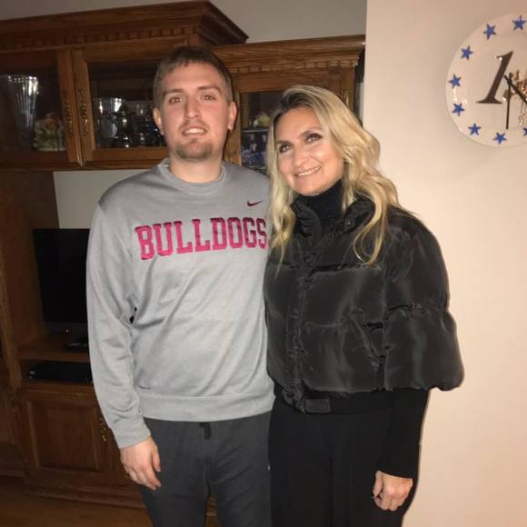 Profile Picture of Cindy Dorzinski (@dorzinskic) on Poshmark