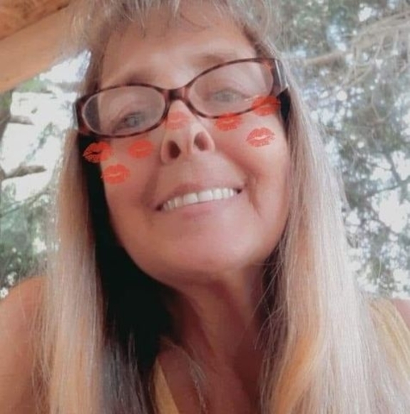 Profile Picture of Sharon Gibbons (@sharongibbon837) on Poshmark