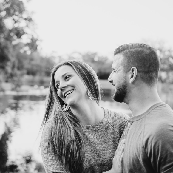 Profile Picture of Vivi Favale (@harlow_victory) on Poshmark