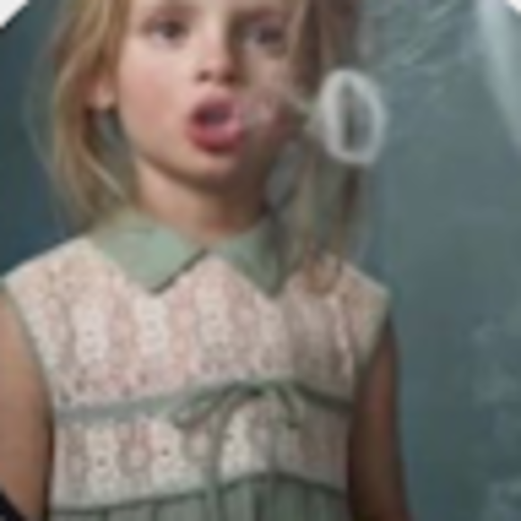 Profile Picture of Maxine Page (@maxine_page) on Poshmark