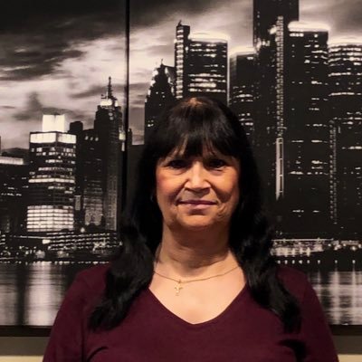 Profile Picture of Elizabeth Sramek (@ElizabethSrame1) on Twitter