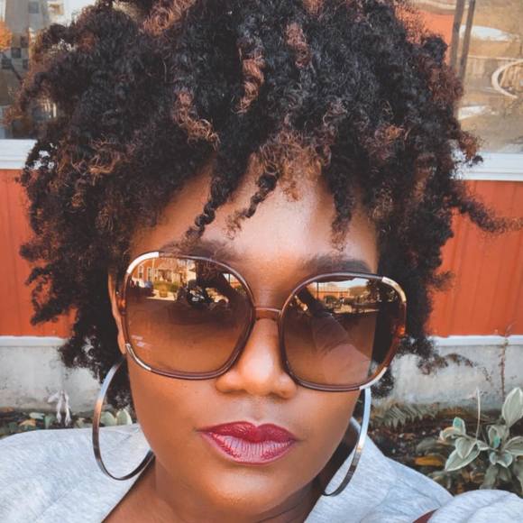 Profile Picture of Keib Keib (@keib13) on Poshmark