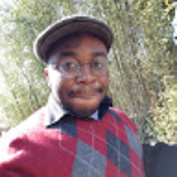 Profile Picture of David Onuoha (@davotushort) on Poshmark