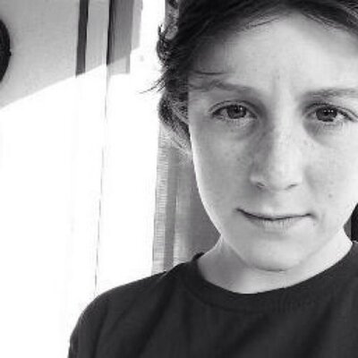 Profile Picture of Amber Harrell (@O2L_FanPage_11) on Twitter