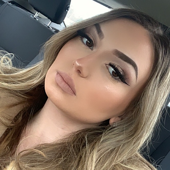 Profile Picture of Ruby Dechambeaux (@wagypsy333) on Poshmark