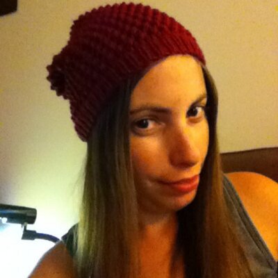 Profile Picture of Kim Lantz (@TheYarnHo) on Twitter