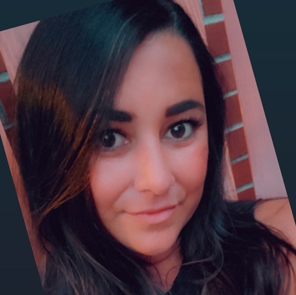 Profile Picture of Jenna Paulsen (@jenedg225) on Poshmark