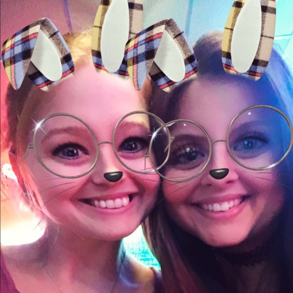 Profile Picture of Tori Parrish (@vicbropar18) on Poshmark