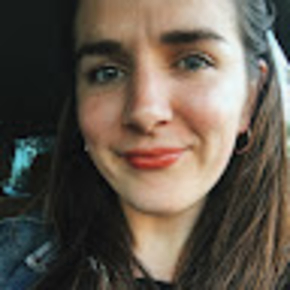 Profile Picture of Violet Kimzey (@vboogz) on Poshmark