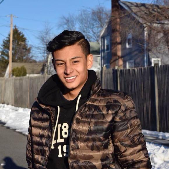 Profile Picture of Nicolás Peña (@nicolasp10) on Poshmark