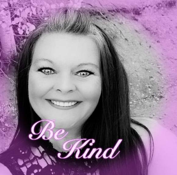 Profile Picture of Amber Wilde (@amberwilde) on Poshmark