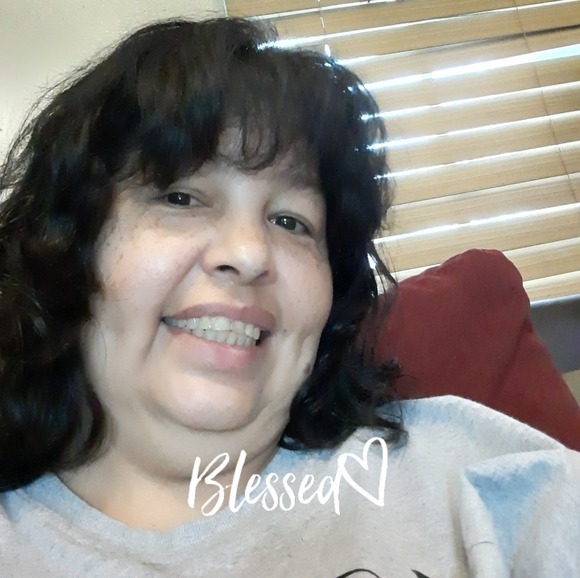 Profile Picture of Nelda Luna (@neldaluna0000) on Poshmark