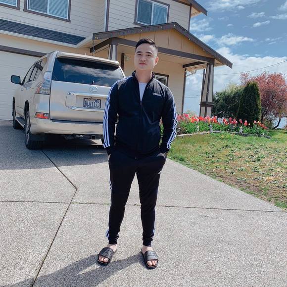 Profile Picture of Hien Tommy (@hienphan121089) on Poshmark