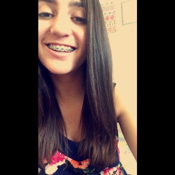 Profile Picture of Wessal Esber (@wessalesber) on Poshmark