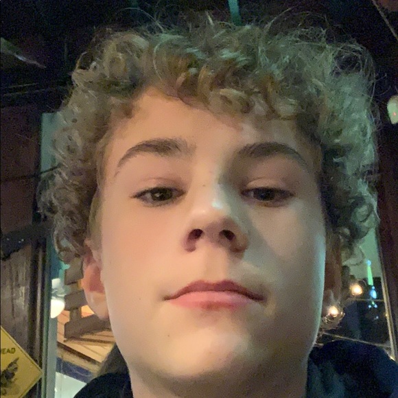 Profile Picture of Boone Davis (@boonedavis11) on Poshmark