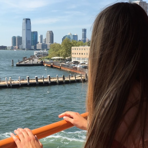 Profile Picture of Anna Milham (@annamilham) on Poshmark