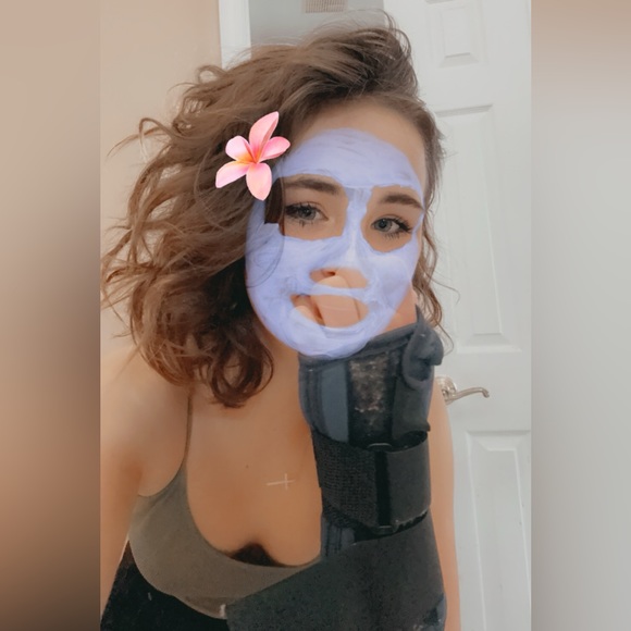 Profile Picture of Mattie Barrett (@mgbarrett04) on Poshmark