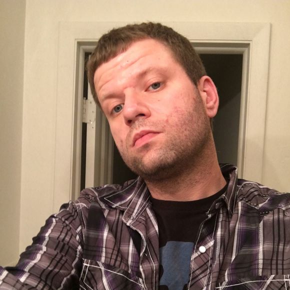 Profile Picture of Mike Erickson (@mikeerickson867) on Poshmark